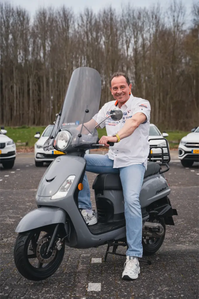 Scooterrijles bij Rijschool Voskuil