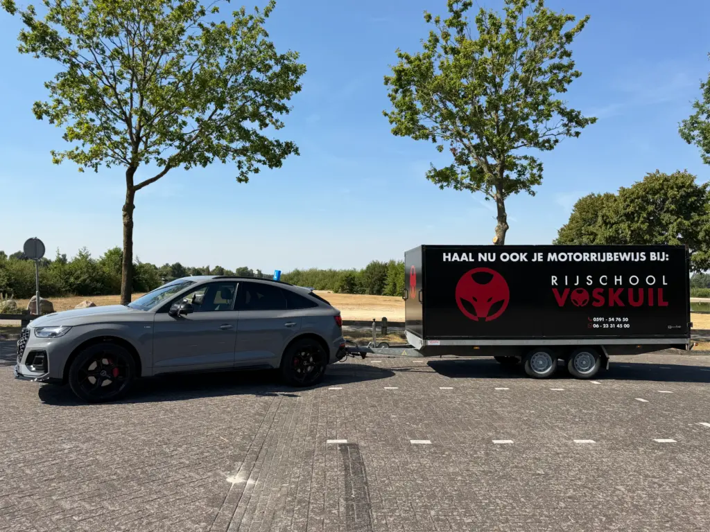 BE-rijles met aanhangwagen bij Rijschool Voskuil